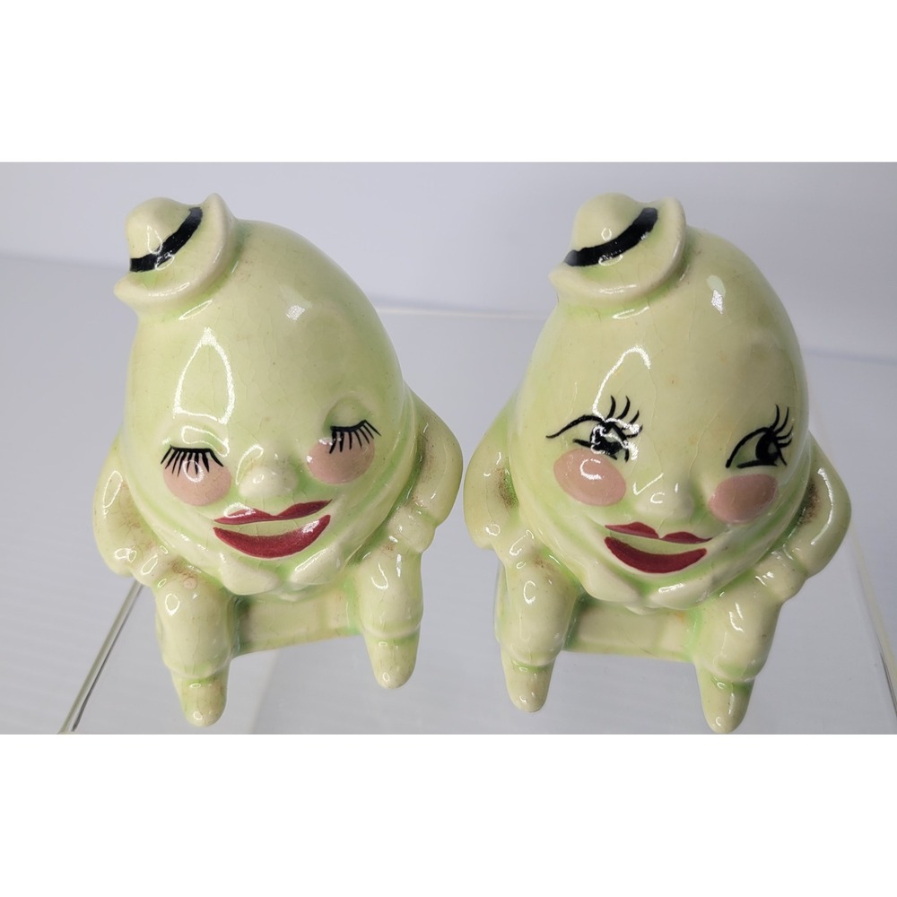 Unbranded Humpty Dumpty Salt and Pepper Shakers Green Ceramic VTG Kitschy